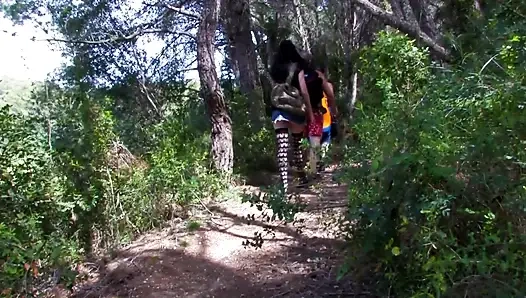 Schlampe im wald gefickt