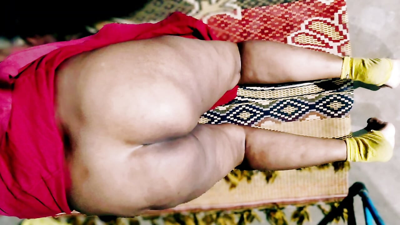 Bhabhi panas India Menunjukkan Tubuh Bogel Penuh Pantat Besar, Buah dada besar