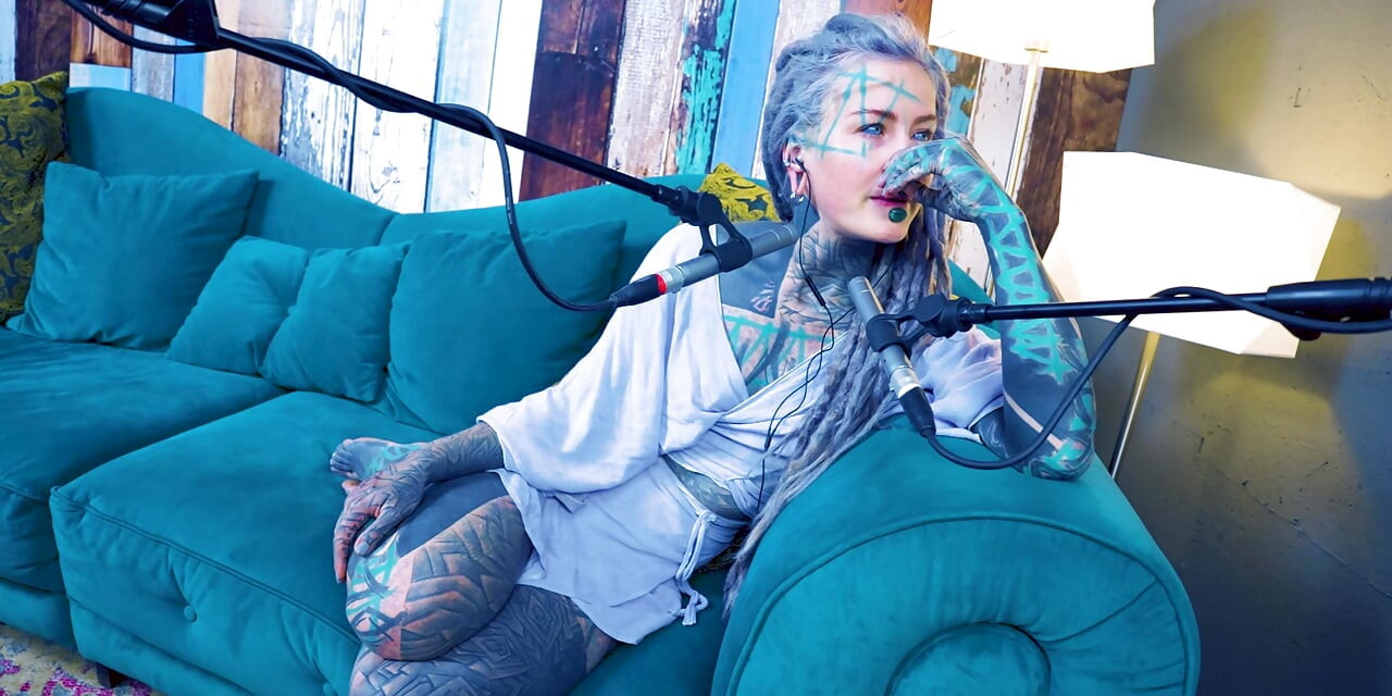 Ich spreche über S - Shame - ASMR podcast SFW spricht goth dünnes mädchen dreadlocks tattoo-modell inked mädchen