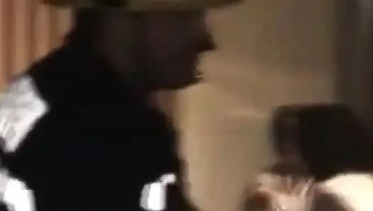 Daha fazlası için yalvarmasını sağlayan günahkar hareketler