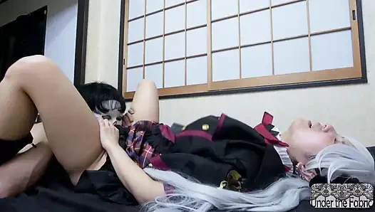 İlk çekim kaosu, utangaç bir cosplayer ezici bir çok partner deneyimine adım atıyor