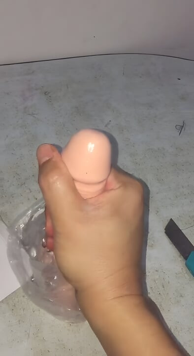 Femboy Sheenu Unboxing their new Toy!
