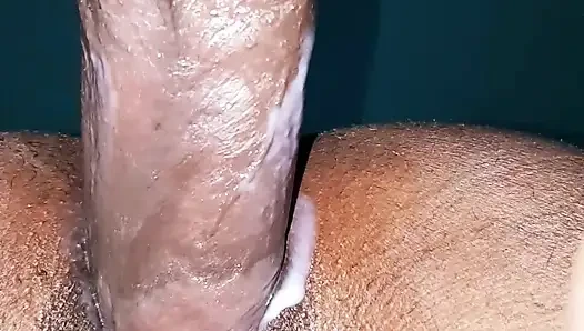 Menelan kontol tebal sampai aku muncrat