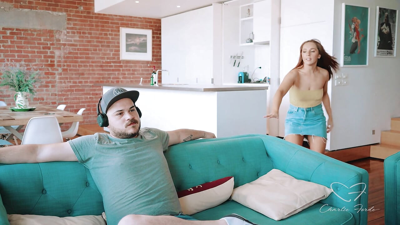 Distraction Featuring Charlie Forde, Nova Hawthorne, Woody Alyx, Mis Knickers