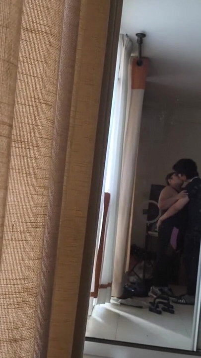 I kiss passionately with single mom who really wants to do crazy things | Clip 3