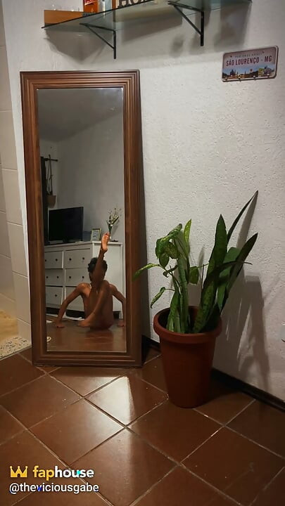 Showing off Naked in Front of My Friend