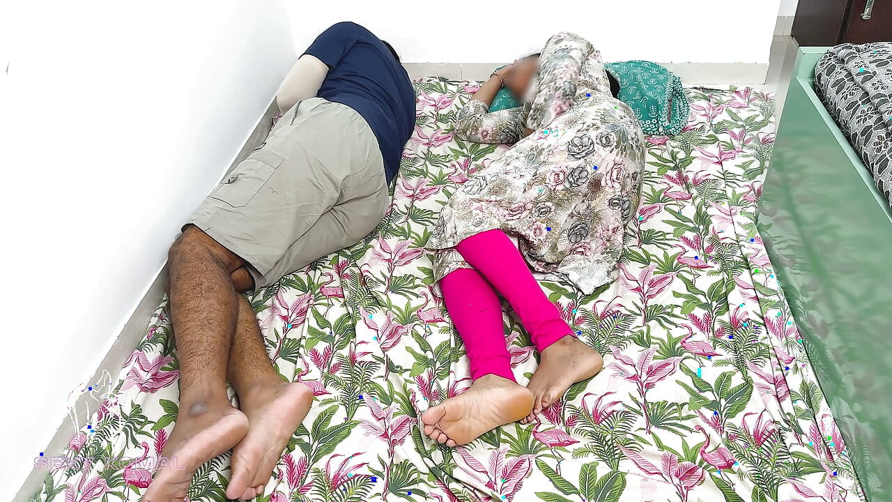 Komal started urinating in her husband's mouth when he did not come to accompany her to pee