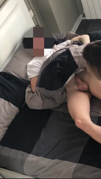 Spektakularan trenutak iz filma "Sobarica nije mogla odoljeti kad je vidjela penis svog gospodara"