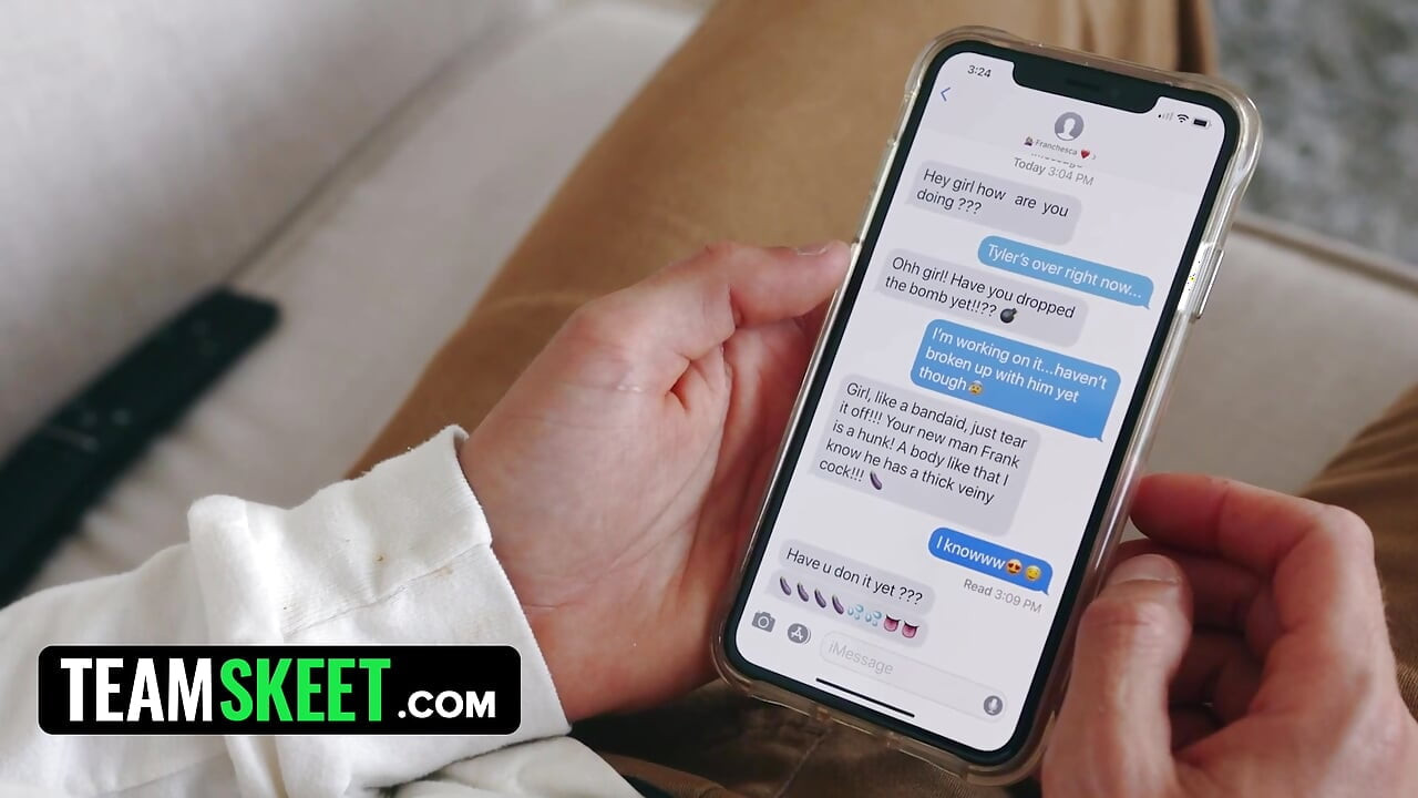 Puta blanca Lyra Lockhart estira su coño y su culo y lo ama cada minuto - team skeet
