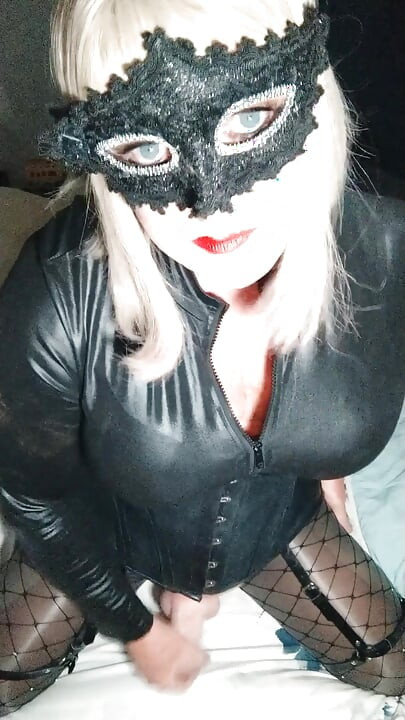 Emmas Catsuit travestiet