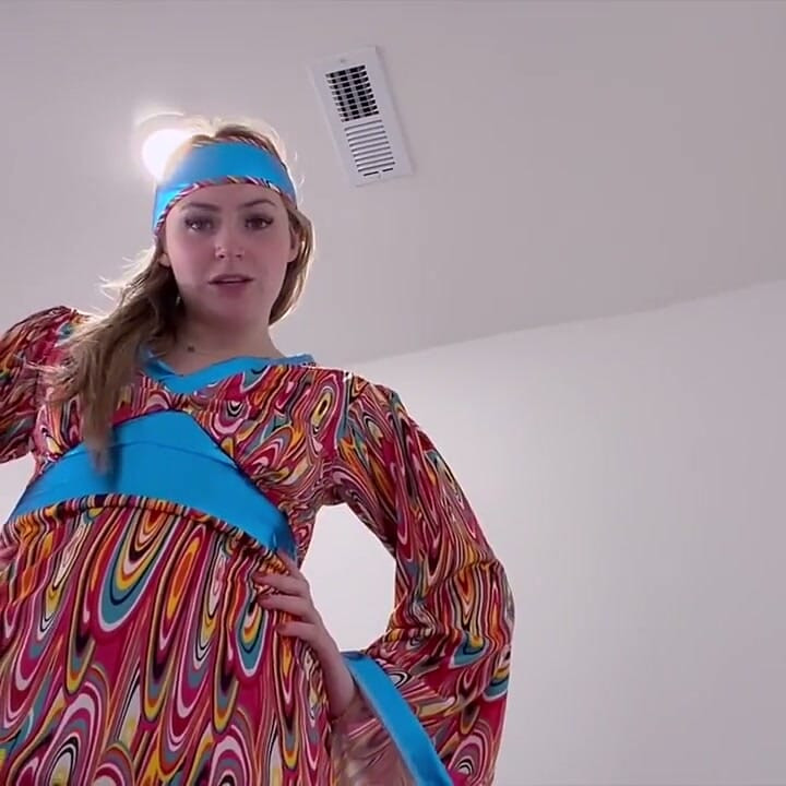 London Evans'ın groovy '60'ların dev kadın hakimiyeti 4k-bakış açısı küçülen fantezi bekliyor!