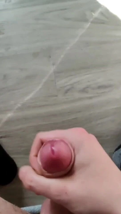 Ogroman cumshot