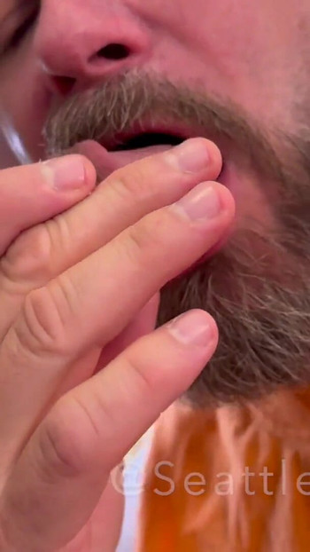 Epic moment from "Hairy Coach breeds Seattle Dad"