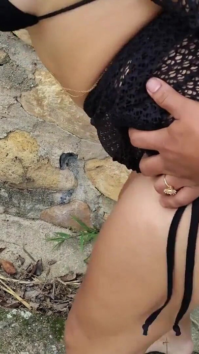 Неверная жена сосет и трахается на улице, затем трахается грубо и грубо после лизания задницы | Клип 1