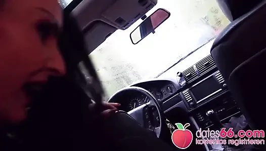 Sidney dark nyepong kontol hot di drive thru!