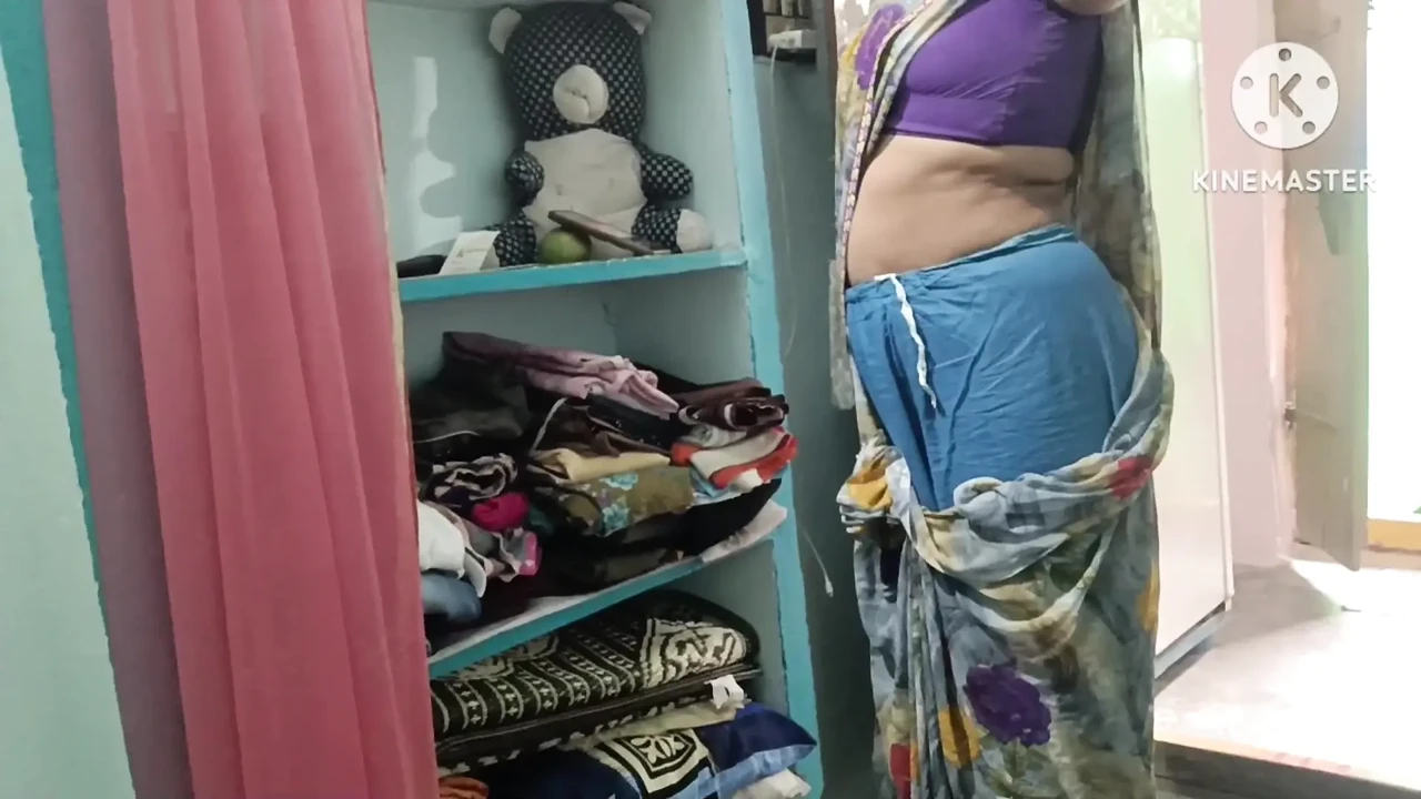 Desi Village wife sare vering showing