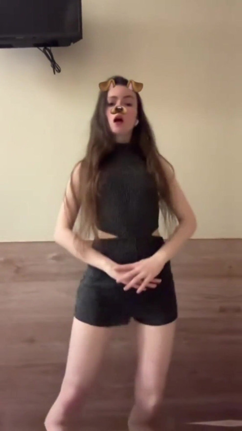 TikTok compilation part 6: naked girl dancing, mini skirt, skinny jeans, protruding nipples, thong, striptease, leggings | Clip 3
