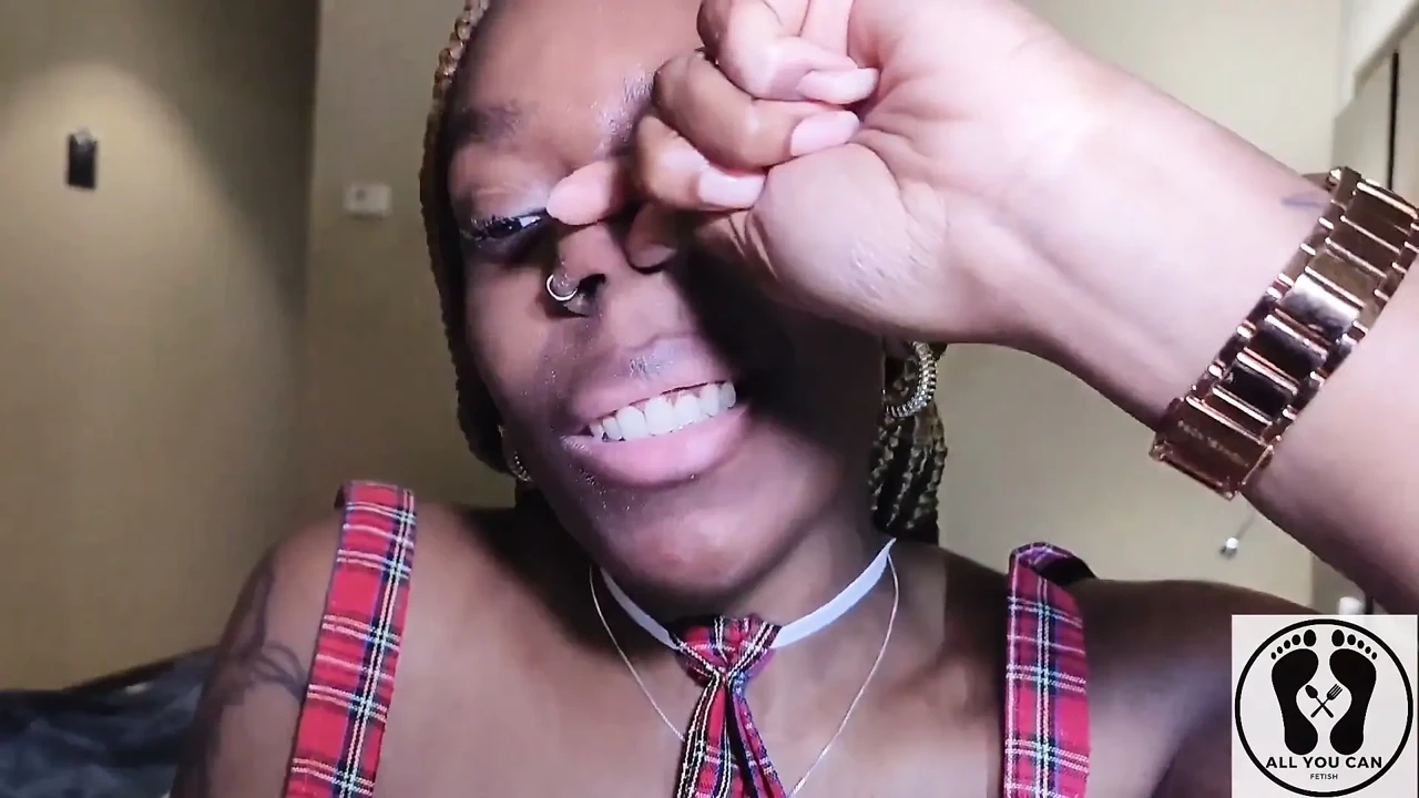 Fetish Ebony Bug Nose Picking Nostrils Snots Lick Them