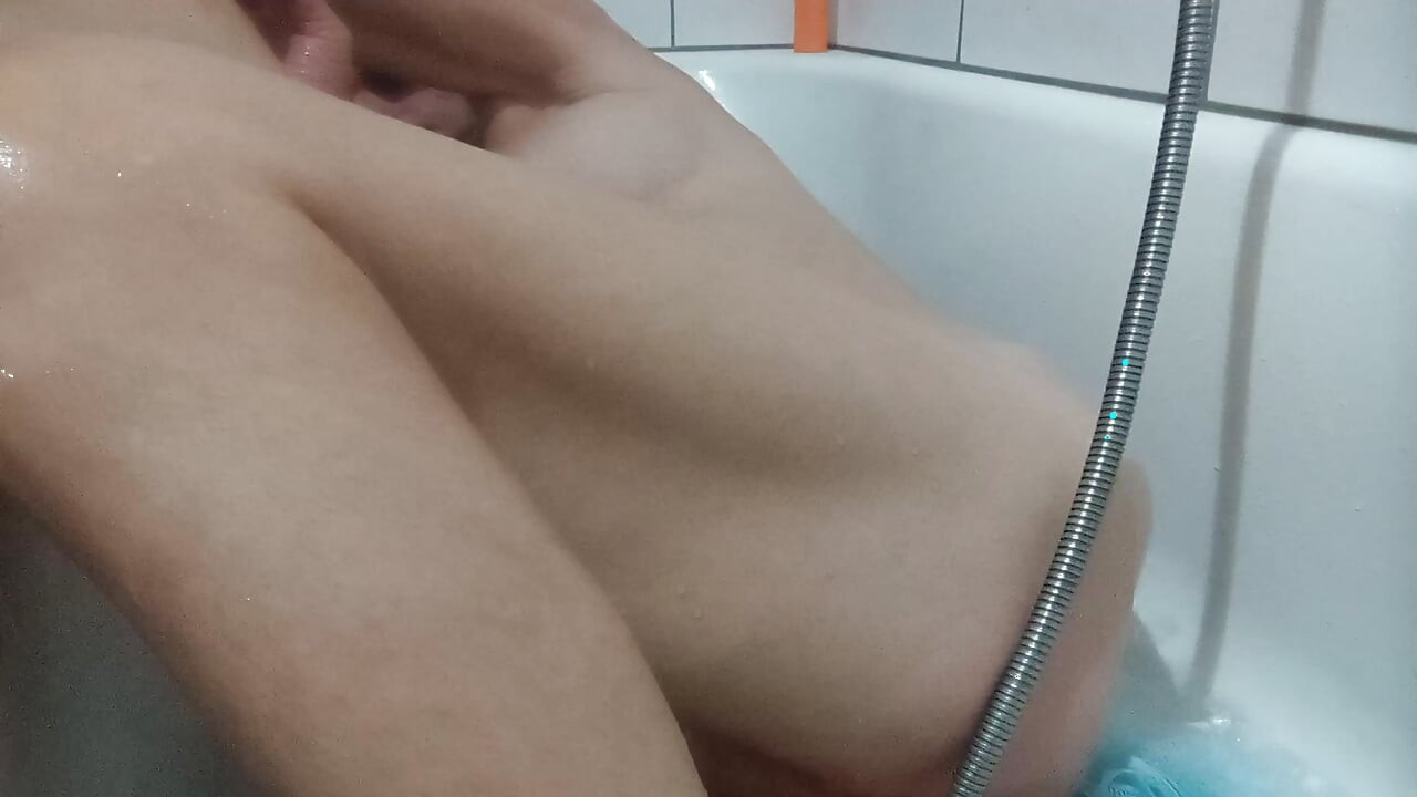LizzyYum VR JULY 2026 bathing masturbation