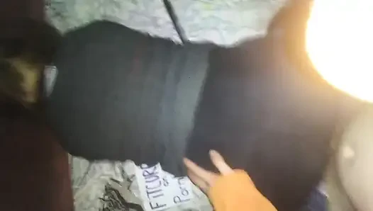 Ich habe den schuh gebrochen und steckte ihn rein