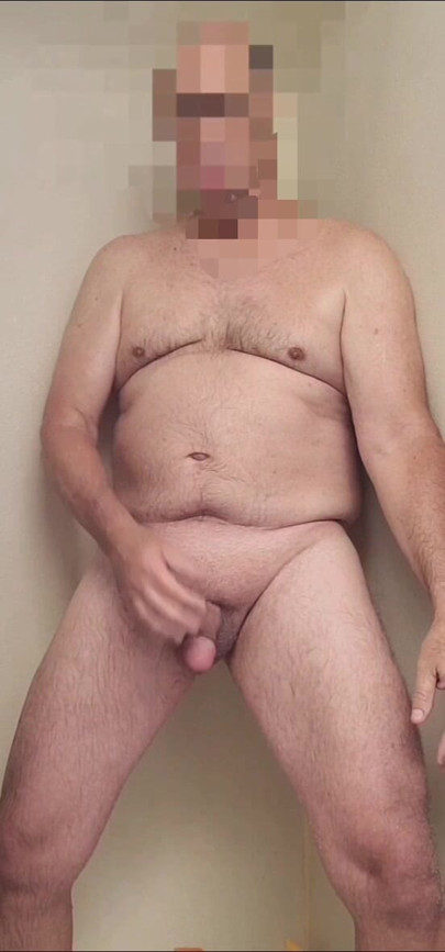 Swallowing my own cum in the shower (again)