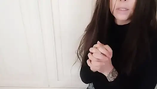 Wunderschöne Italienerin gesteht ihre sünden und der priester der gemeinde