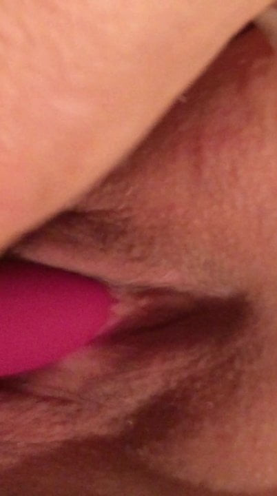 Meine Muschi mit Vibrator gefickt