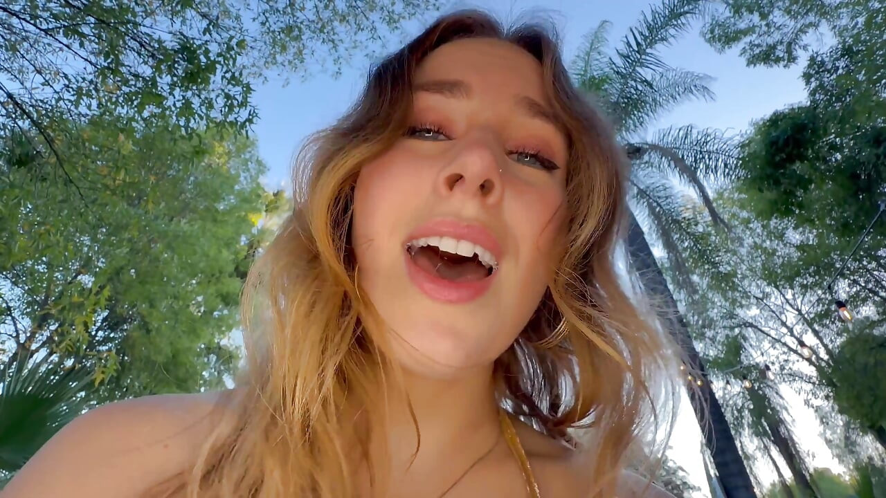 POV met tengere meid Fiona Peaches