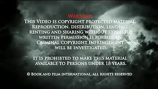 Blondes Pornoschätzchen packt 2 schwänze und wichst und lutscht sie als verrückt