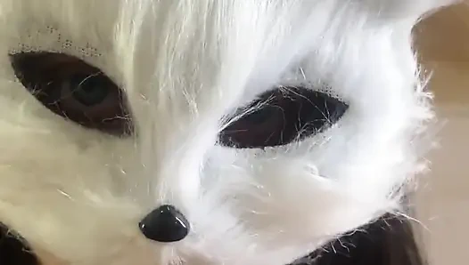 Bugün süt isteyen yaramaz bir kedi yavrusuyum