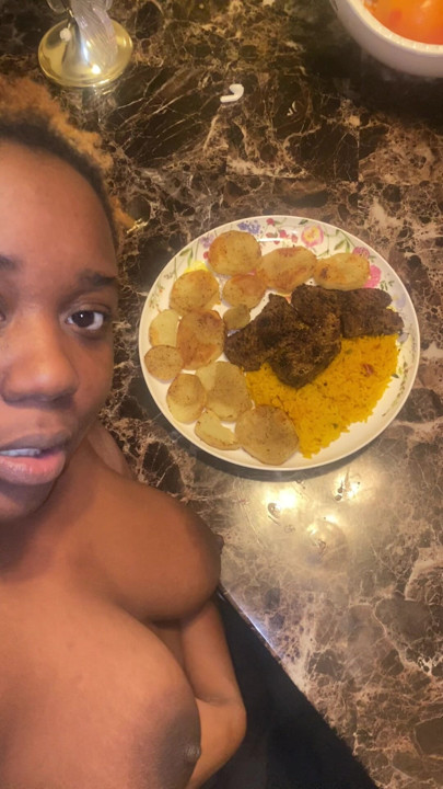 Chef Alliyah Aliyah cocinando