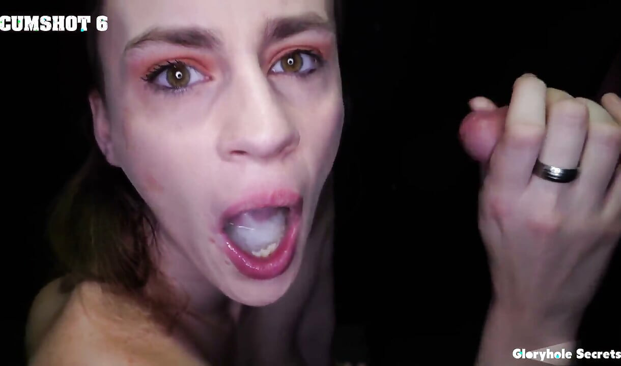 Gloryhole Secrets - Primero gloryhole de Lily Jade