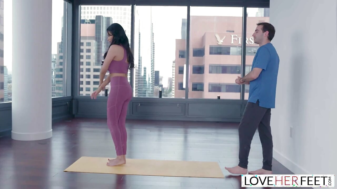 Big Tits Anissa Kate Fucks Her Yoga Instructor While On Session
