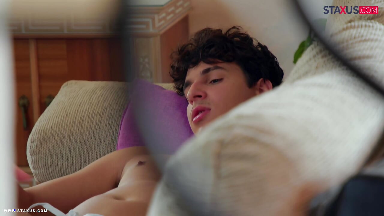STAXUS :: My friend and I enjoy indulging in our passion for sne