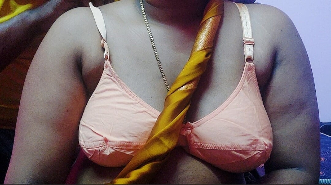 Desi indian lovers start full hard Hindi sex video