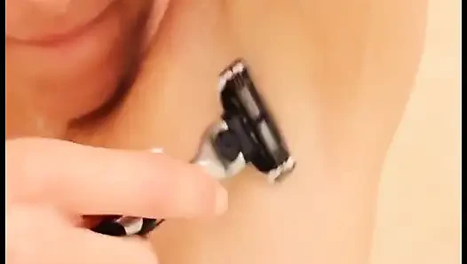 Cory Chase duşta tıraş ve dölleme