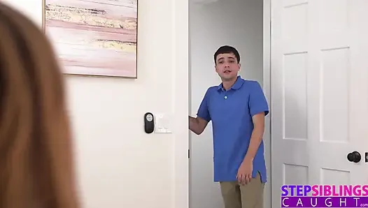 Kakak tiri kangen kontol