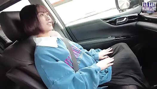 Wet-mark Wander saat dia meninggalkan jejak nakal yang berkilauan di mana pun dia telanjang sendiri 1 /3