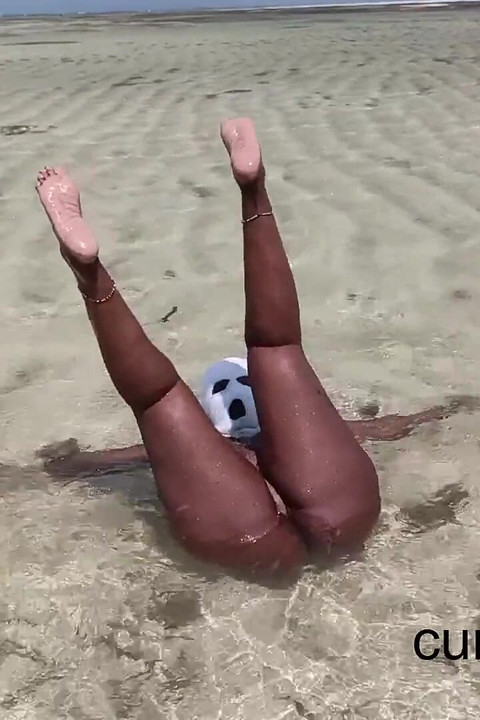 Twerken Op Een Openbaar Strand in Afrika