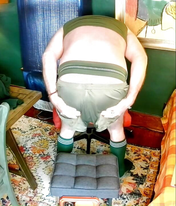 Jerk off in Green!