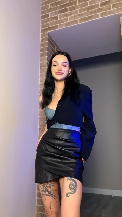 19 and slutyy hihi (check out my profile)