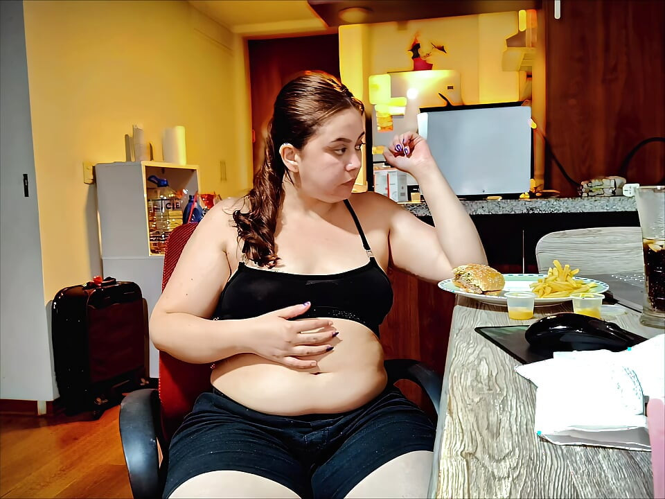 Nicole's Burger Belly Stuffing Session