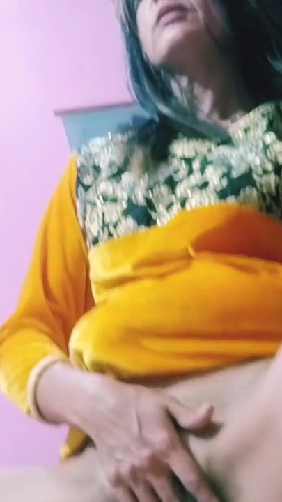 Nezaboravan trenutak iz "Slutty Milf Come Live Lacks"