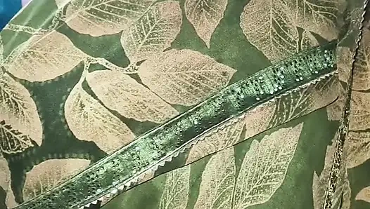 Devr ne apni bhabhi ki hot boobs dekha bhabhi chusai kiya Desi hot video