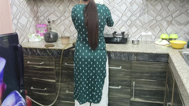 Indian Punjabi Ma Put New Desi Chudai Full Galiyan Punjabi Full HD Desi Sardarni Stepmum Wound Mari In Kitchen