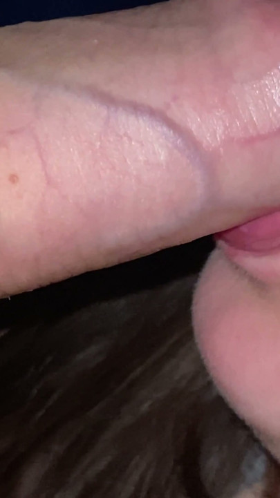 Filled the beauty's mouth with sperm, which he couldn't stand and sperm poured on his lips | Clip 1