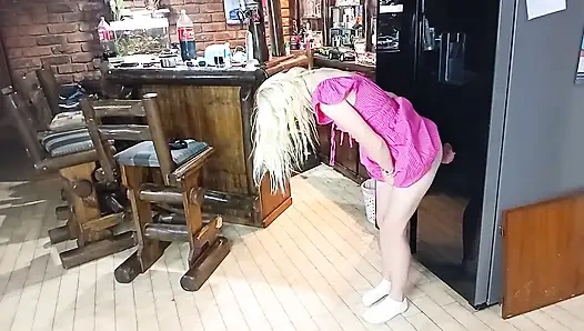 Erkek arkadaşım izlerken buzdolabını sikiyorum