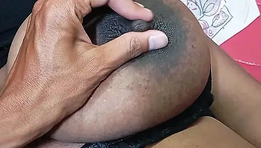 Tante india dengan toket besar lagi asik ngentot sama cowok berotot