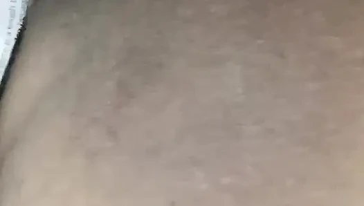 Üvey kız arkadaşımın amına yağla masaj yaptı ve parmaklandı.