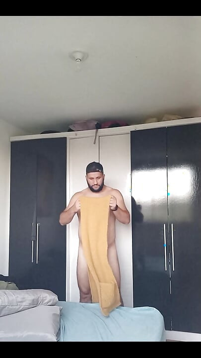 I Almost Every Day... Cleanning the House Naked